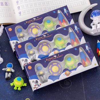 10 doboz/tétel Kreatív űrhajós ceruza radír készlet Aranyos írás Rajz Gumi radírok Írószer ajándékok Iskolai kellékek