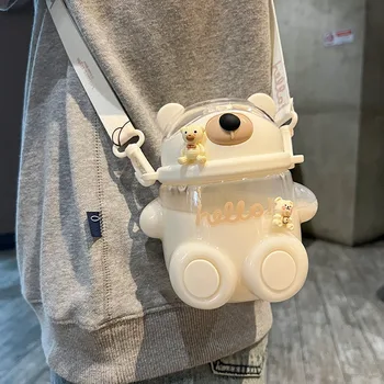 Gyermek ivópohár szalmával hordozható aranyos ins szél egyszerű kis műanyag csésze tonna medve magas megjelenésű ajándékpohár
